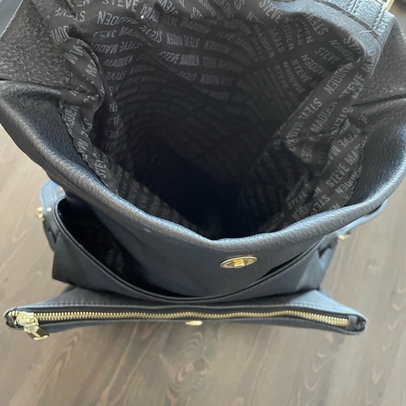 Steve Madden Faux Pebbled Leather Oversized Large Messanger Bag - Picture 8 of 12